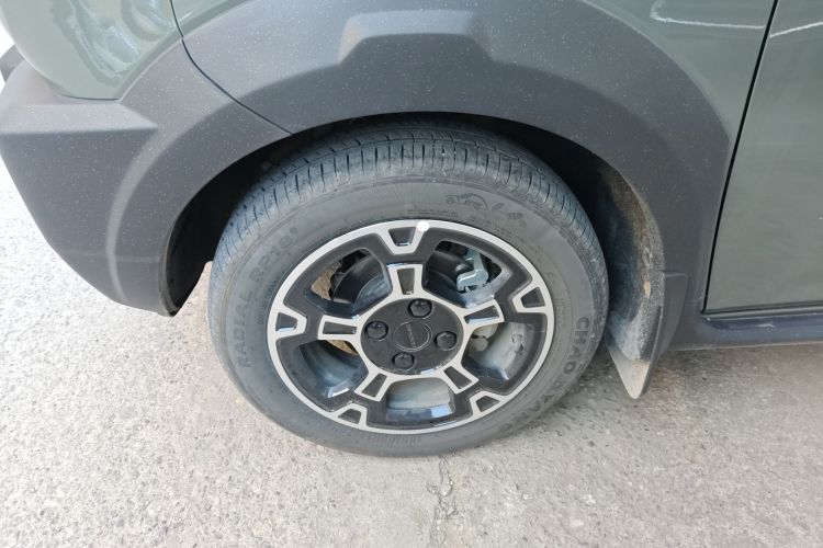 吉利银河 2025款 210km 熊猫骑士车身外观6007