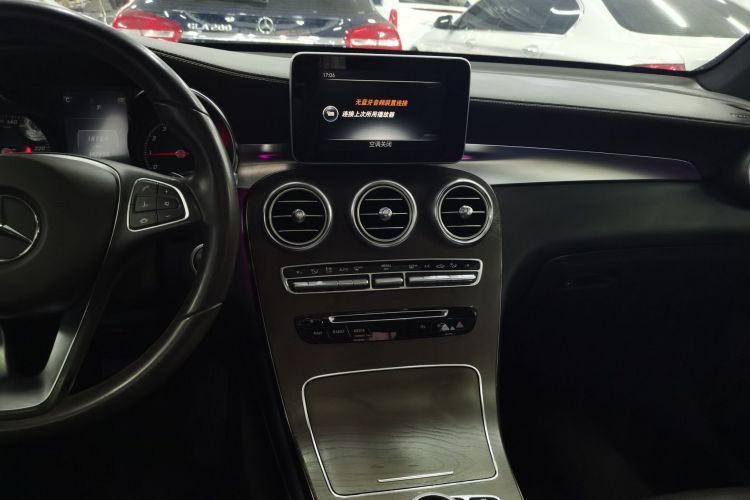 奔驰GLC 2016款 GLC 300 4MATIC 动感型中控内饰16