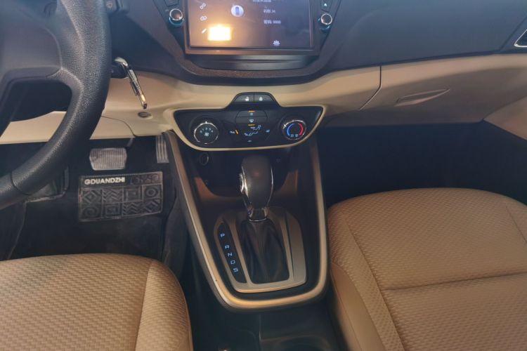 福特 福睿斯 2015款 1.5L 自动舒适型局部细节18