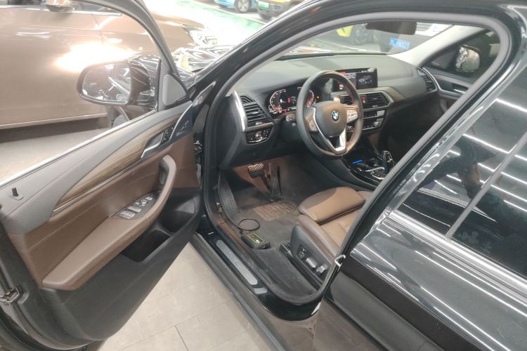 宝马X3 2021款 改款 xDrive28i 豪华套装中控内饰7003