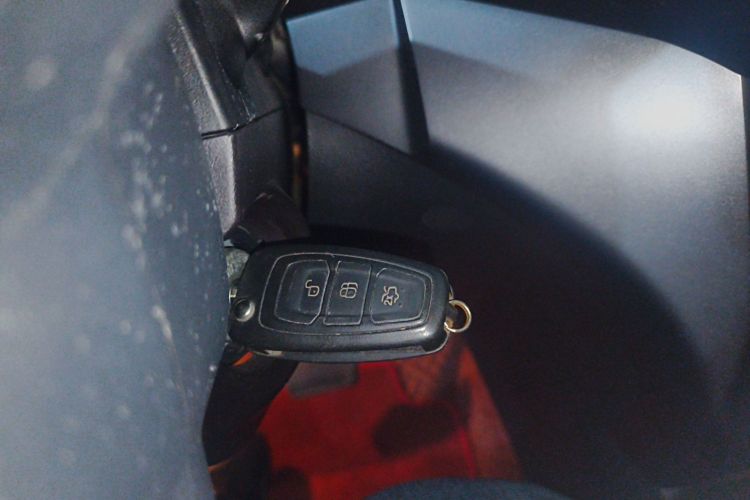 福特 翼虎 2018款 EcoBoost 180 两驱铂翼型中控内饰7001