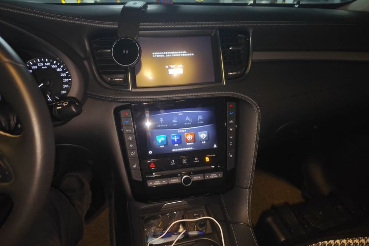 英菲尼迪QX50 2018款 2.0T 四驱菁英版中控内饰16