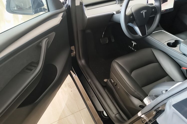 特斯拉 Model Y 2023款 后轮驱动版中控内饰20