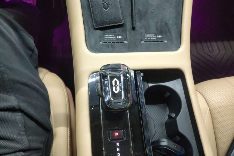 鸿蒙智行 问界M7 2024款 1.5T 四驱Plus版 5座中控内饰18