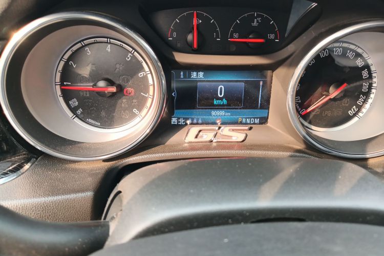 别克 君威 2019款 20T 精英型 国V中控内饰15