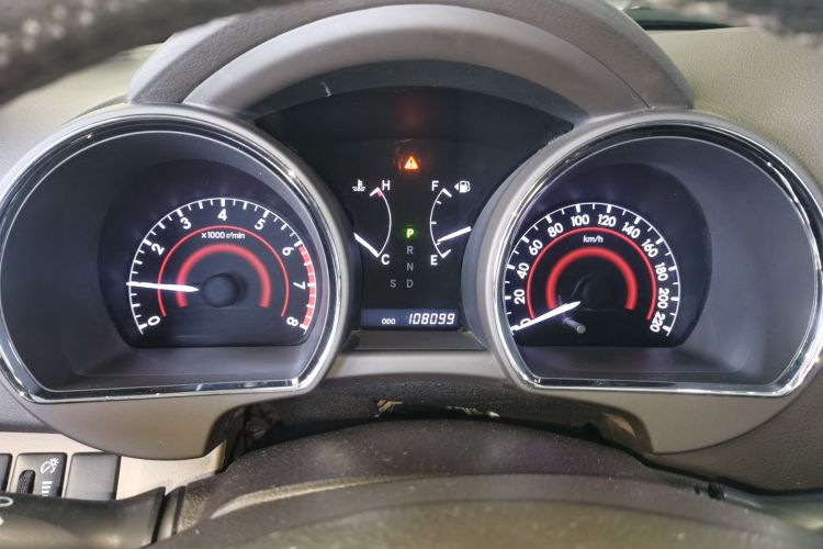 丰田 汉兰达 2012款 2.7L 两驱5座运动版中控内饰14