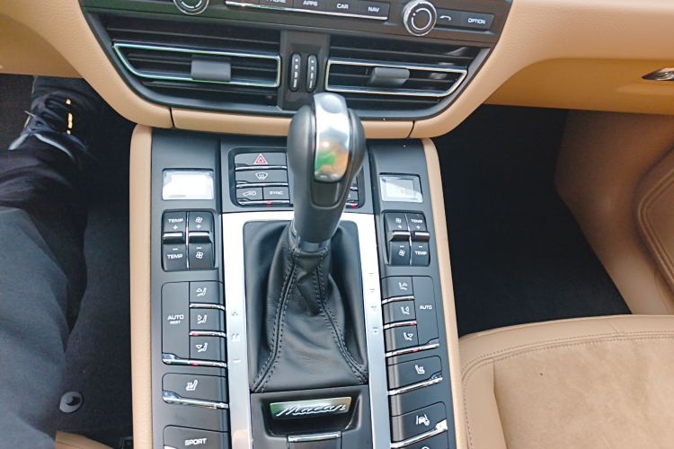 保时捷 2018款 Macan 2.0T中控内饰18