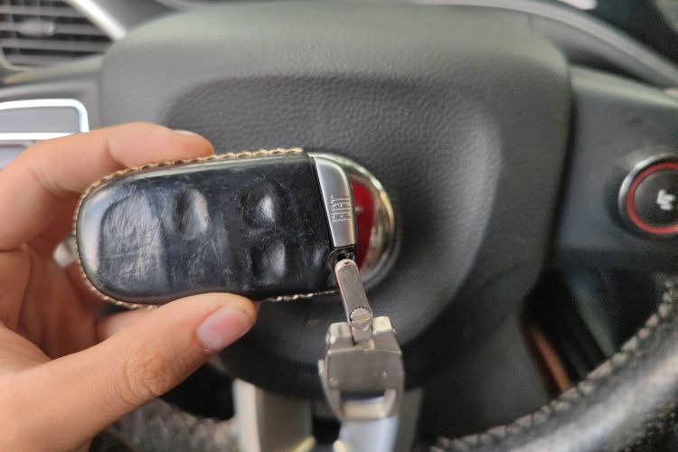 菲亚特 菲翔 2015款 1.4T 自动劲享版中控内饰11