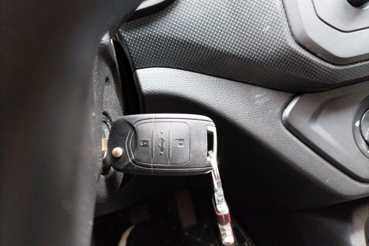 五菱汽车 五菱宏光 2021款 1.5L改款 S基本型 液压助力LAR中控内饰11