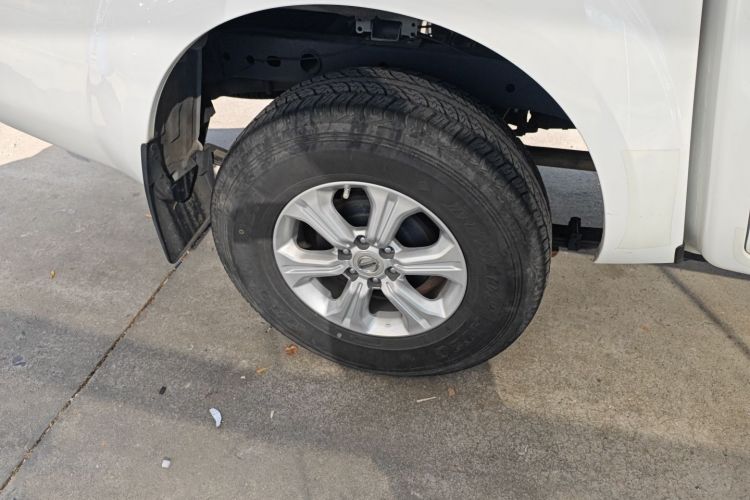 日产 纳瓦拉 2021款 2.5L 改款 手动两驱舒适型QR25车身外观6008