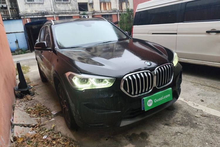 宝马X1 2020款 sDrive25Li 领先型车身外观6002