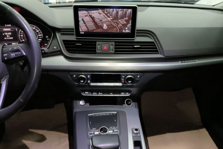 奥迪Q5L 2018款 40 TFSI 荣享时尚型 国V中控内饰16