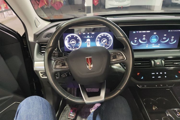 红旗HS5 2022款 改款 2.0T 智联旗享版中控内饰13