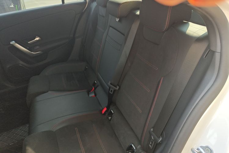 奔驰A级 2023款 A 200 L 时尚型中控内饰21