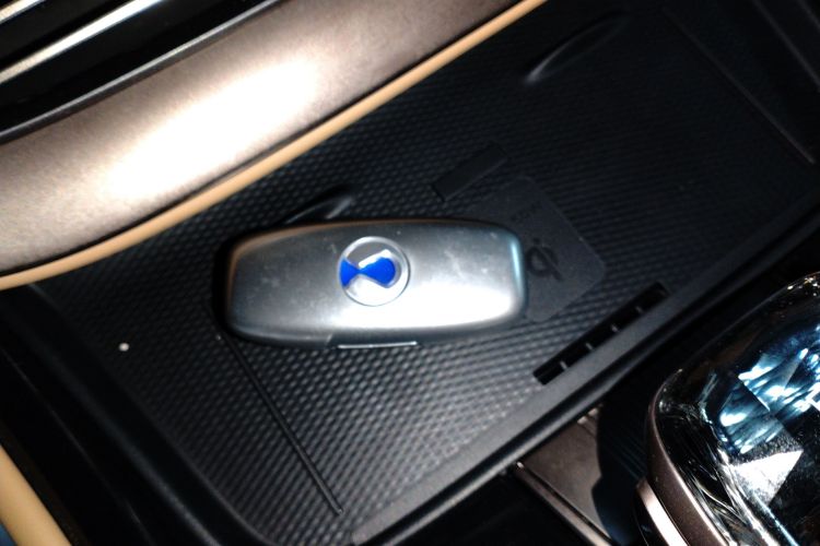 腾势D9 2022款 DM-i 1040 尊贵型中控内饰11