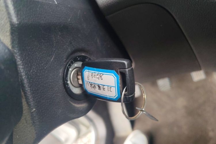 五菱汽车 五菱宏光V 2021款 1.5L劲取版LAR中控内饰11