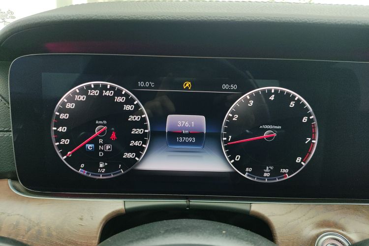 奔驰E级 2018款 E 200 L中控内饰14