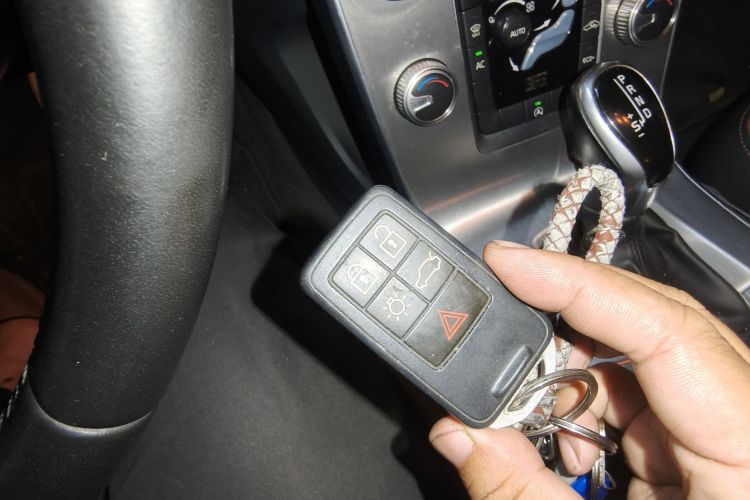 沃尔沃S60 2017款 S60L T3 智进版中控内饰11