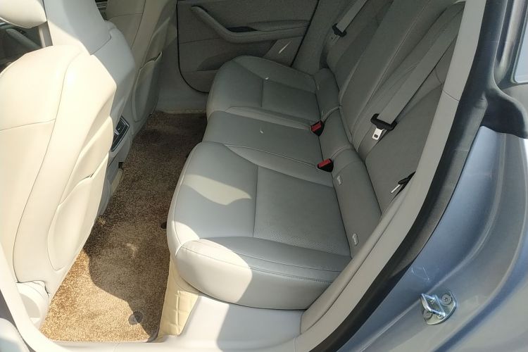 哪吒汽车 哪吒S 2022款 增程版 1160km 后驱中版中控内饰21