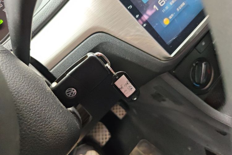 大众 朗逸 2015款 1.6L 自动风尚版中控内饰7001