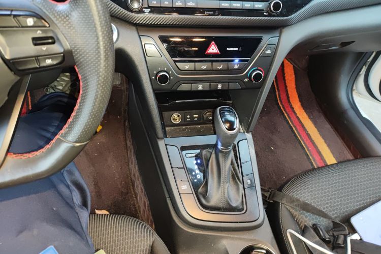 现代 领动 2018款 1.4T 双离合炫动·活力型中控内饰18