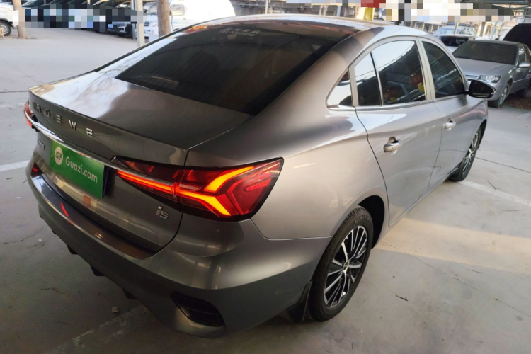 荣威i5 2021款 1.5L 手动钻石版车身外观7