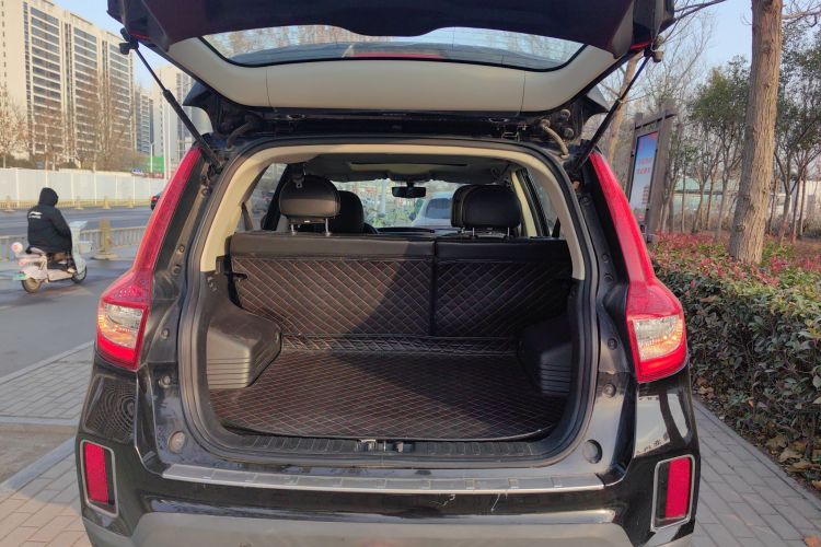 吉利汽车 远景X6 2016款 1.8L 手动豪华型机舱底盘23