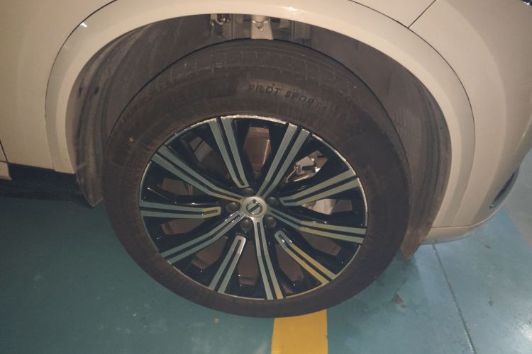 沃尔沃XC90 2023款 B6 智逸豪华版 7座车身外观6007