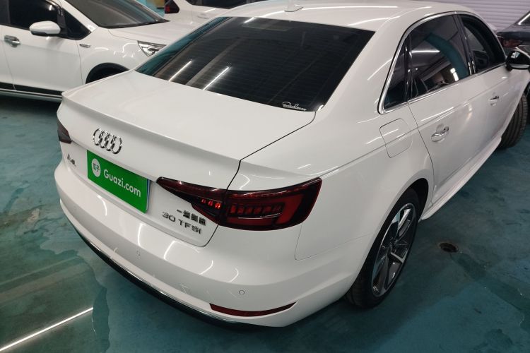 奥迪A4L 2018款 30周年年型 30 TFSI 进取型车身外观7