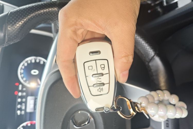 北京越野 北京BJ40 2019款 PLUS 2.3T 自动四驱尊享版 国VI中控内饰11