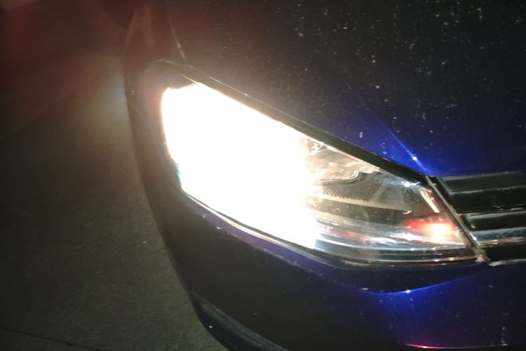 大众 高尔夫 2018款  230TSI 自动豪华型车身外观8