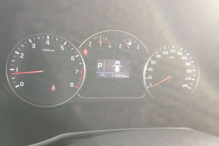 起亚 佳乐 2013款 2.0L 5座自动标准版 国IV中控内饰14