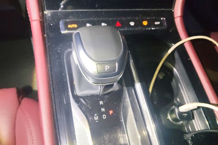 红旗H5 2024款 2.0T 自动智联旗畅版中控内饰18