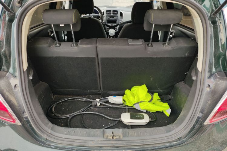 长安欧尚 奔奔E-Star 2021款 国民版 心悦版 磷酸铁锂（31.86kWh）机舱底盘23