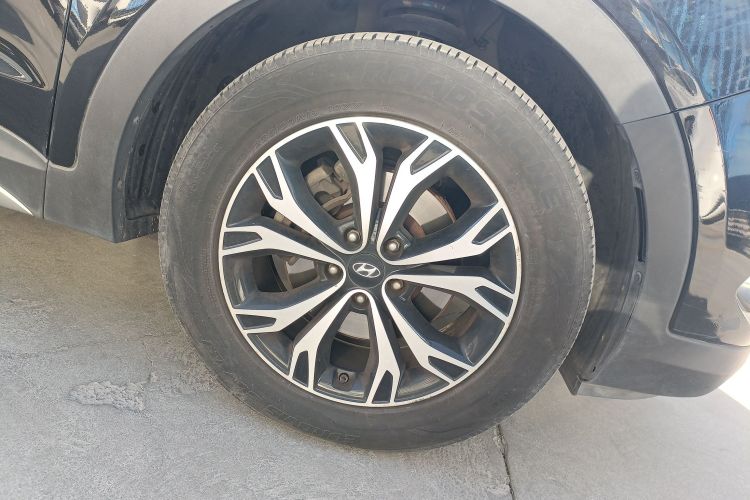 现代 胜达 2017款 2.0T 自动四驱智能型 7座车身外观10