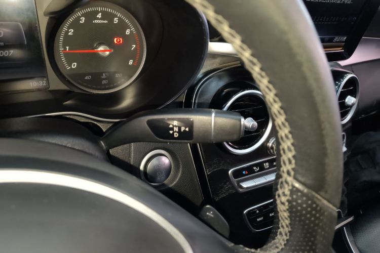 奔驰C级 2018款 C 200 L 运动版中控内饰18