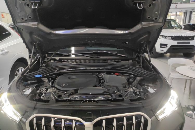 宝马X1 2023款 sDrive25Li M运动套装机舱底盘24