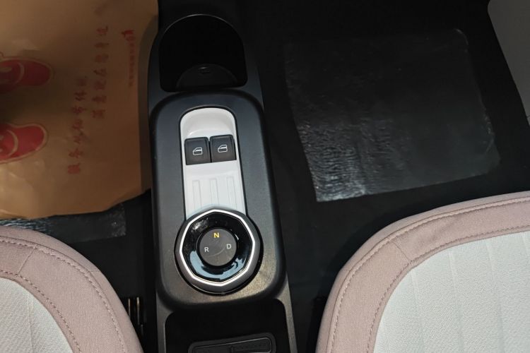 吉利银河 熊猫 2025款 210km 元气熊中控内饰18