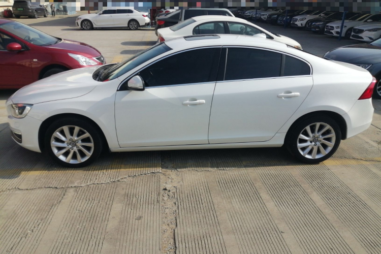 沃尔沃S60 2016款 S60L T4 智远版车身外观4
