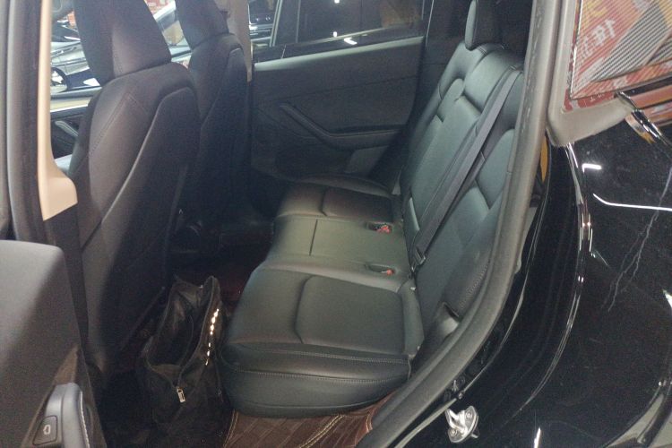 特斯拉 Model Y 2022款 改款 后轮驱动版中控内饰21