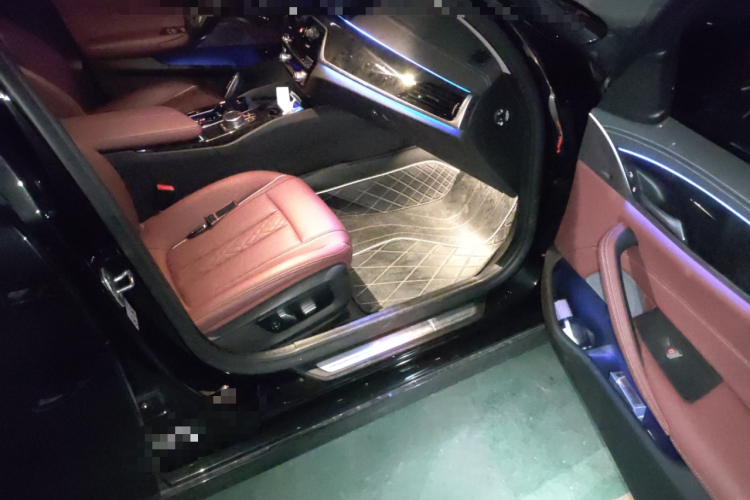 宝马5系 2022款 改款 525Li 豪华套装局部细节9005