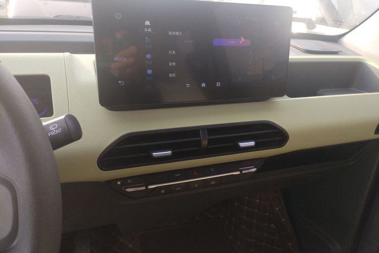 吉利银河 2024款 熊猫mini 200km 耐力熊中控内饰16