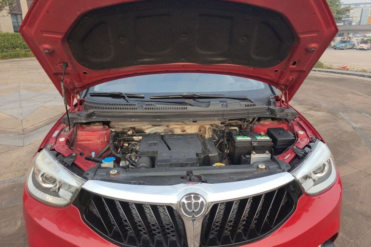 中华V3 2016款 1.5L 自动精英型机舱底盘24