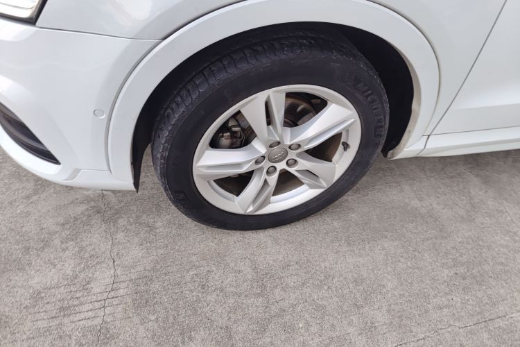 奥迪Q3 2016款 35 TFSI quattro 全时四驱风尚型车身外观6007