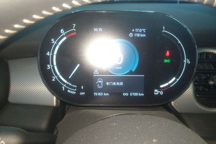 MINI 2023款 2.0T COOPER S 艺术家中控内饰14