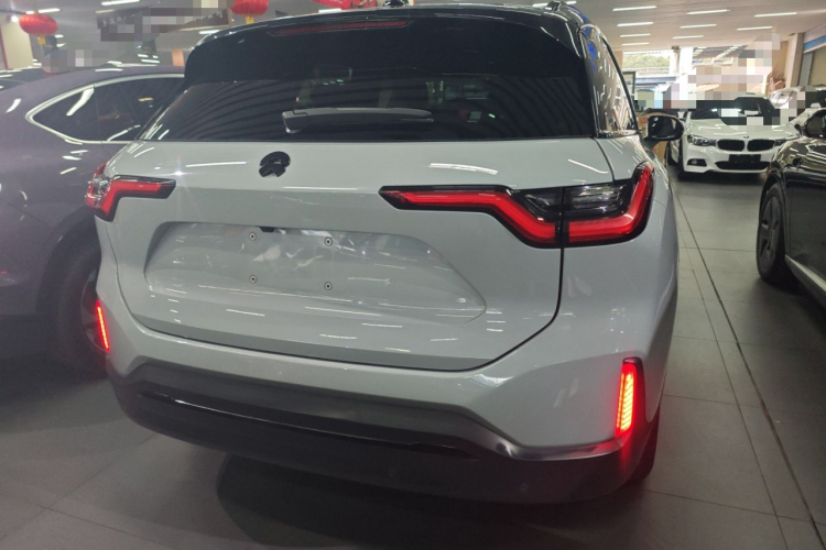 蔚来ES6 2020款 420KM 运动版车身外观6