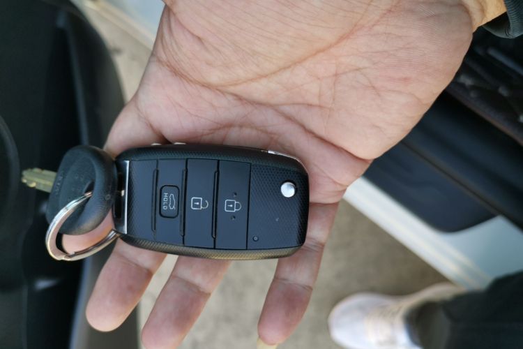 起亚K3 2016款 1.6L 手动GL中控内饰11