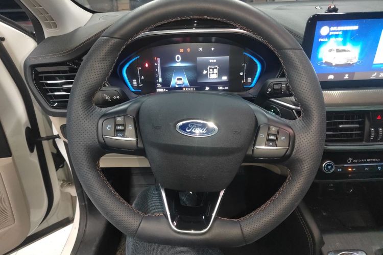 福特 福克斯 2021款 三厢 EcoBoost 180 自动锋潮型中控内饰13