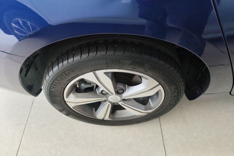 吉利汽车 帝豪GL 2017款 1.8L DCT精英型车身外观6008