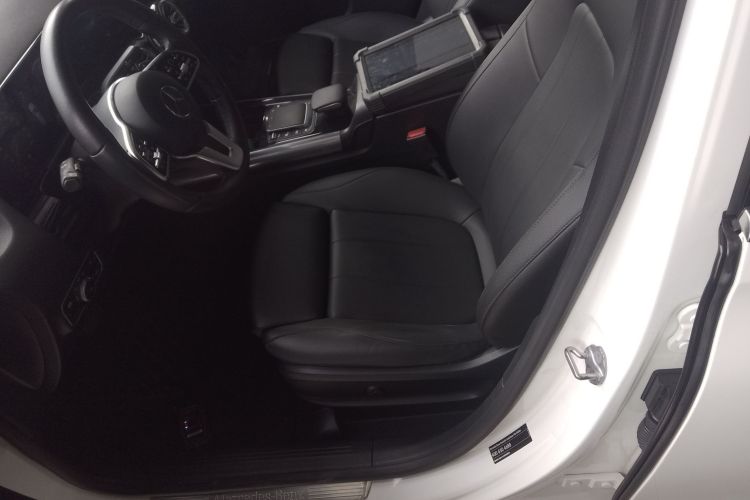 奔驰B级 2021款 B 200 时尚型中控内饰19